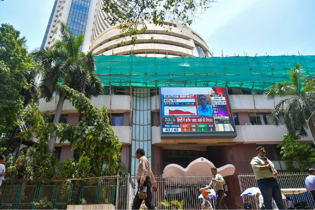 The Sensex and Nifty traded flat during the consolidation phase
