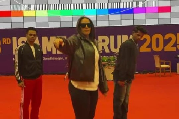 Neha Dhupia danced her heart out as she performed on stage after almost 8 years.