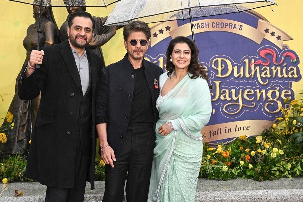 DDLJ gets a spot in Leicester Square, Shah Rukh Khan expresses his happiness.