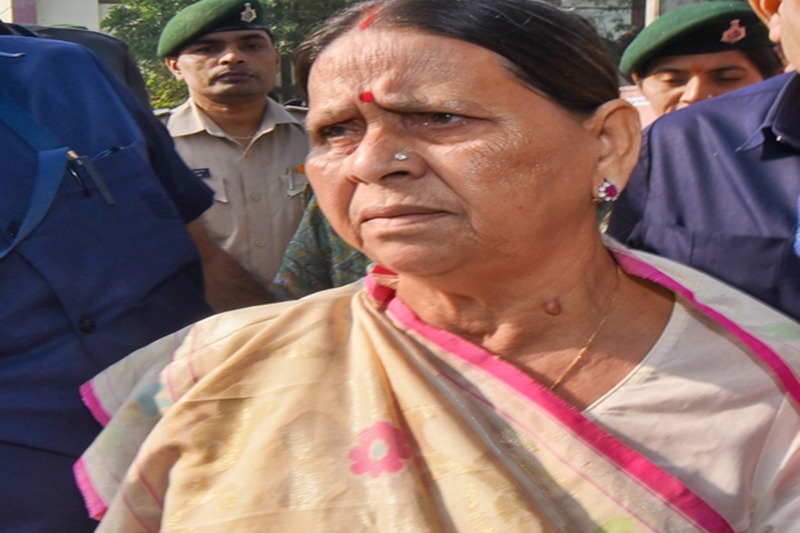 Delhi HC issues notice to CBI on Rabri challenge to IRCTC hotel case