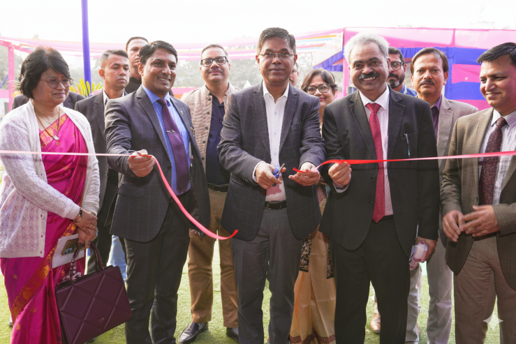 Assam: The 15th East Himalayan Trade Fair and Agri Expo has begun in Guwahati.